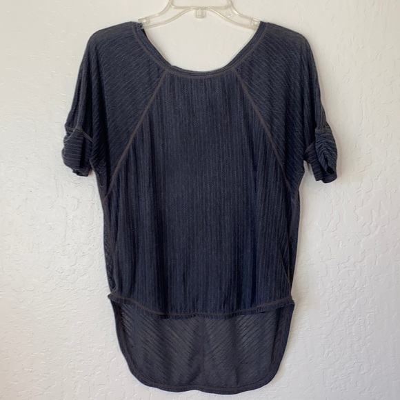 Prana short ruched sleeve high low top in grey - Picture 1 of 7